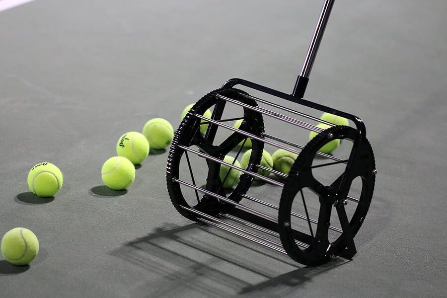 Tennis ball hopper roller, the mechanism's inspiration